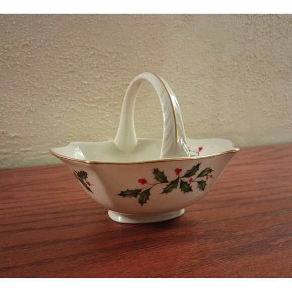 Christmas Lenox Porcelain Basket  Holiday Holly Berry Design Candy Mint Dish - Picture 1 of 6